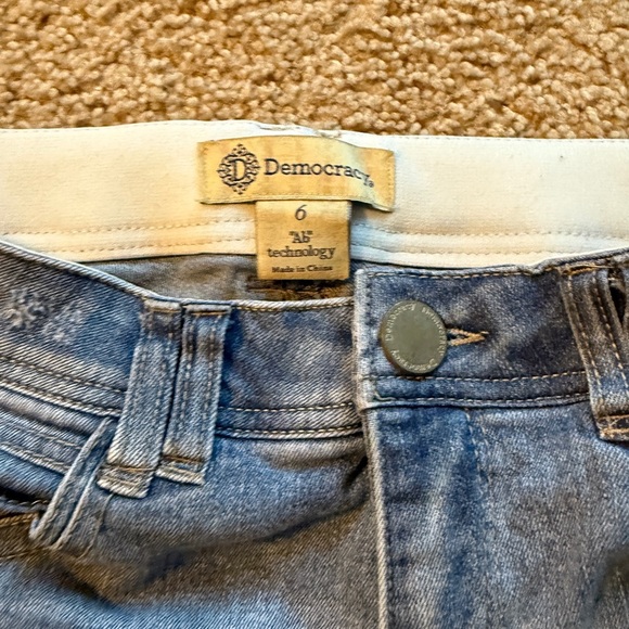 Democracy Jeans - Picture 5 of 6